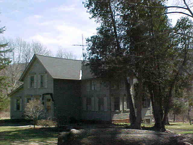 Building photograph for 465 LIME ROCK ROAD